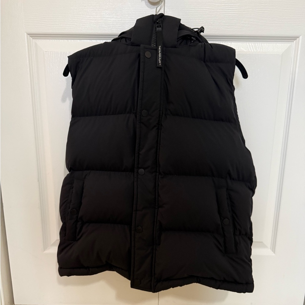 TNA Aritzia Super Puff Vest